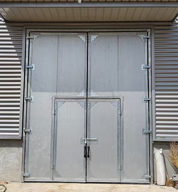 皮山工业平开门