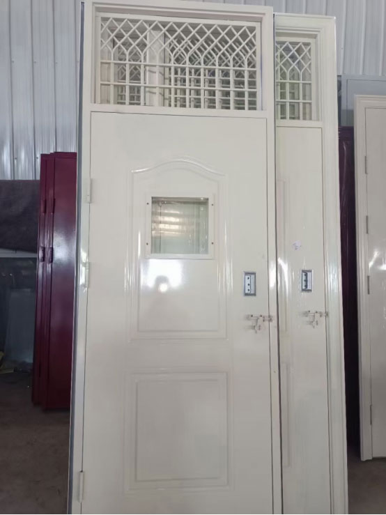 皮山学校教室门