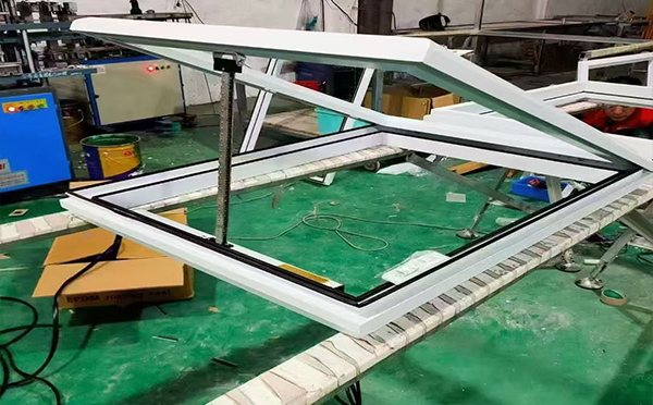 某地下车库出入口皮山排烟窗配置工程